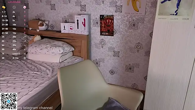 HalieCross online show from 12.02.24