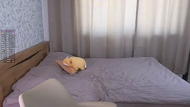 HalieCross online show from 02.09.25