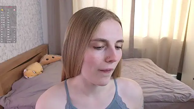 HalieCross online show from 02.11.25