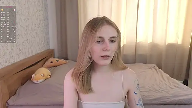 HalieCross online show from 02.12.25