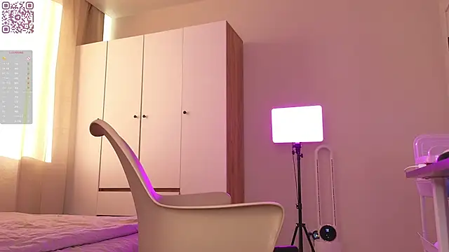 HalieCross online show from 03.21.25