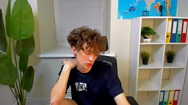 Snapshot of LukeSweet chatting on 06.24.26 LukeSweet online show from 06.24.26