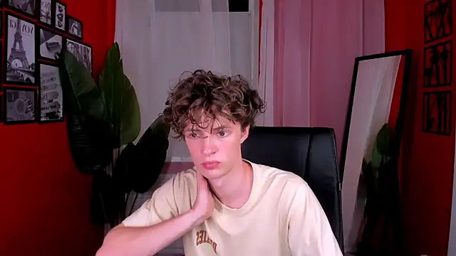 Snapshot of LukeSweet chatting on 07.22.26 LukeSweet online show from 07.22.26