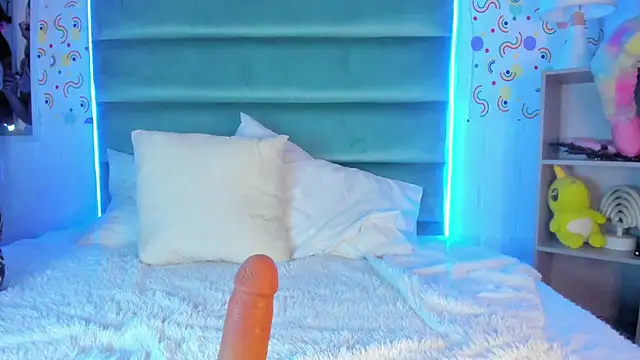 MelodiLovee  online show from 03.18.25