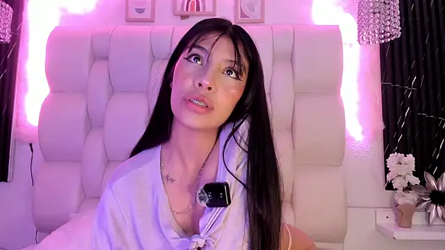 Snapshot of MelodiLovee_ chatting on 03.04.26 MelodiLovee online show from 03.04.26