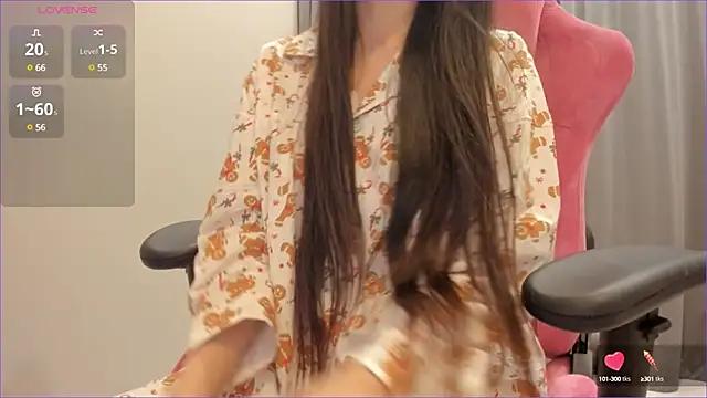 Snapshot of sweetiebunny22 chatting on 12.30.24 sweetiebunny22 online show from 12.30.24