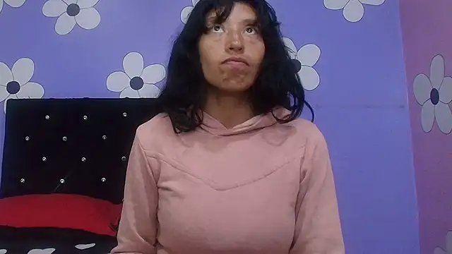 karolinee 66  online show from 03.04.26