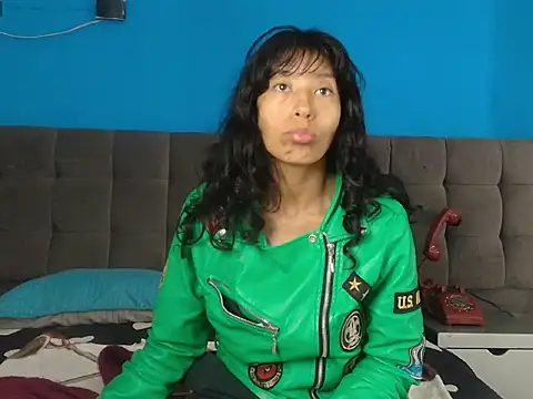 karolinee 66  online show from 03.19.26