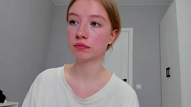 Snapshot of minidivaa_ chatting on 01.24.25 minidivaa online show from 01.24.25