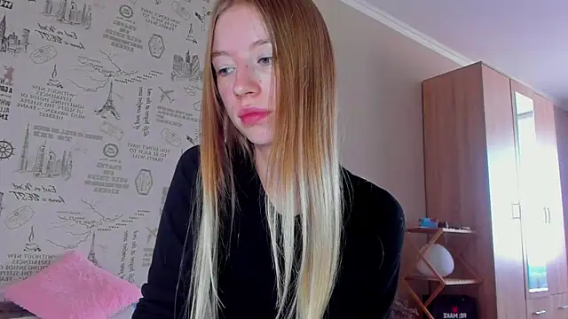 Snapshot of minidivaa_ chatting on 09.12.25 minidivaa online show from 09.12.25