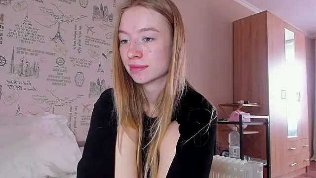 minidivaa  online show from 10.17.25