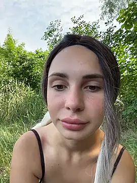 Snapshot of SandraCarter chatting on 06.19.26 SandraCarter online show from 06.19.26