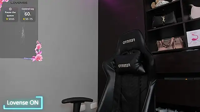 MeganDaviees online show from 12.17.25