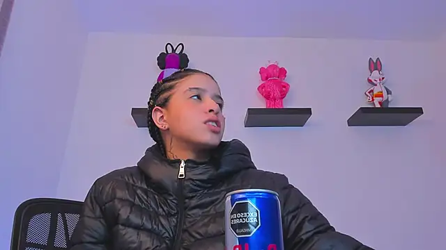 Gangster Girl online show from 03.03.25