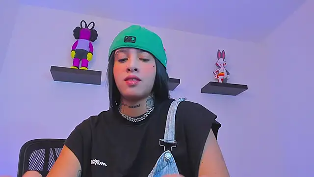 Gangster Girl online show from 03.07.25