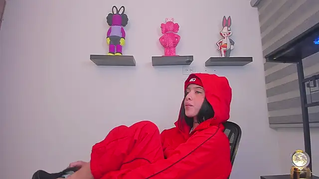 Gangster Girl online show from 08.03.26
