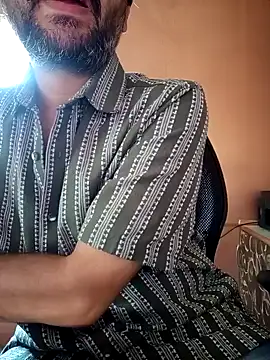 Snapshot of daddy_indian chatting on 12.10.24 daddy indian online show from 12.10.24