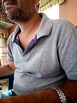 Snapshot of daddy_indian chatting on 02.11.25 daddy indian online show from 02.11.25