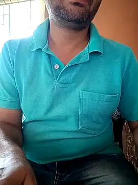 Snapshot of daddy_indian chatting on 03.05.25 daddy indian online show from 03.05.25