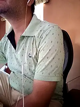Snapshot of daddy_indian chatting on 03.18.25 daddy indian online show from 03.18.25