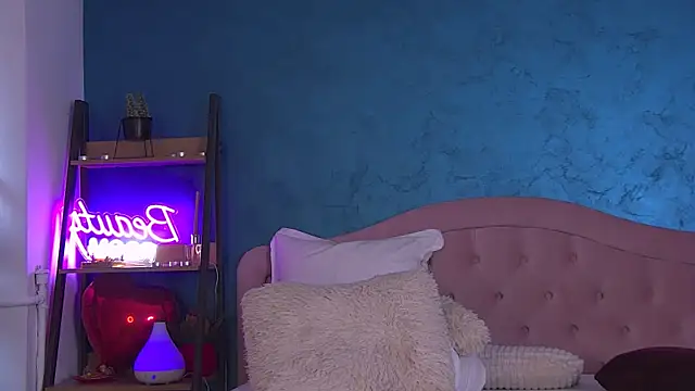 RaisaVawn online show from 02.08.25