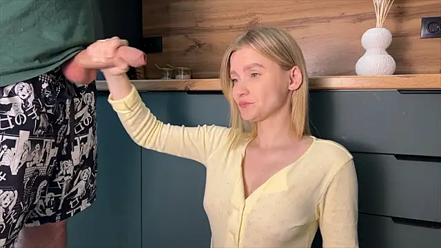 Adelovenick online show from 02.15.26