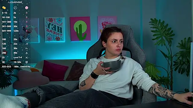 Snapshot of Lana__May chatting on 11.30.25 Lana May online show from 11.30.25