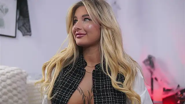 AvaShayy online show from 10.21.25