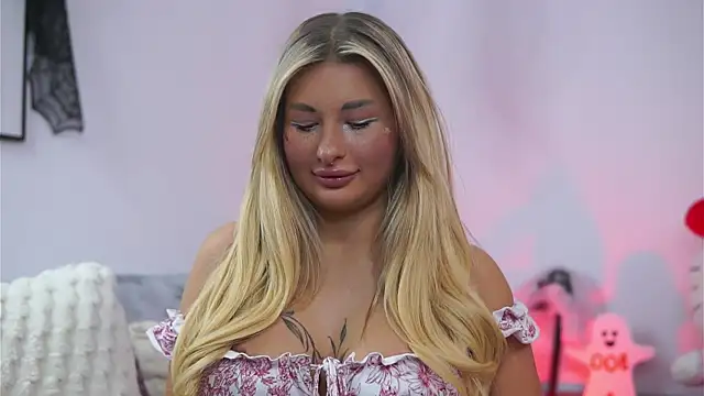 AvaShayy online show from 10.27.25