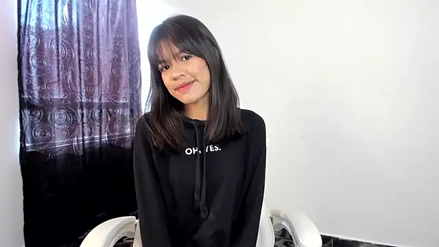 meganthompsonn22 online show from 04.20.26