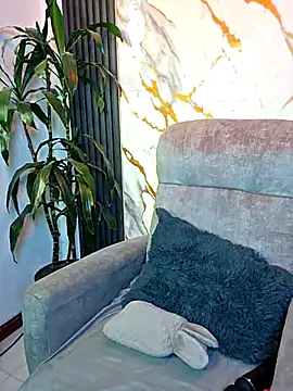 EmiGomez  online show from 04.13.26