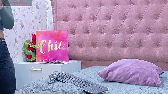 AvrillThomas online show from 02.27.25