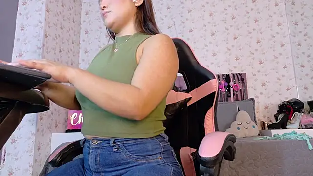 AvrillThomas online show from 11.12.25