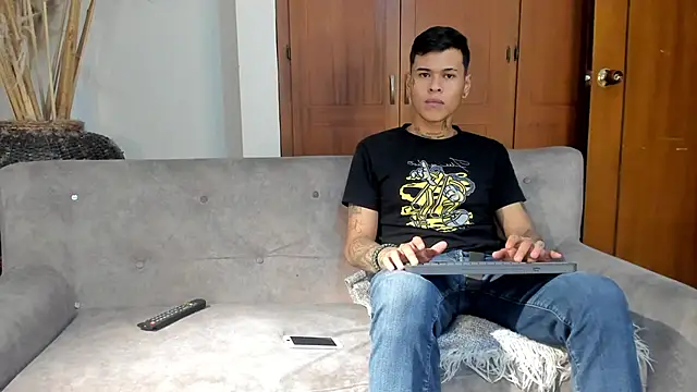 jamesinked  online show from 11.08.25