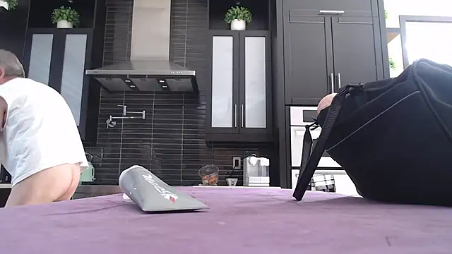 Toy-Daddy online show from 10.13.25