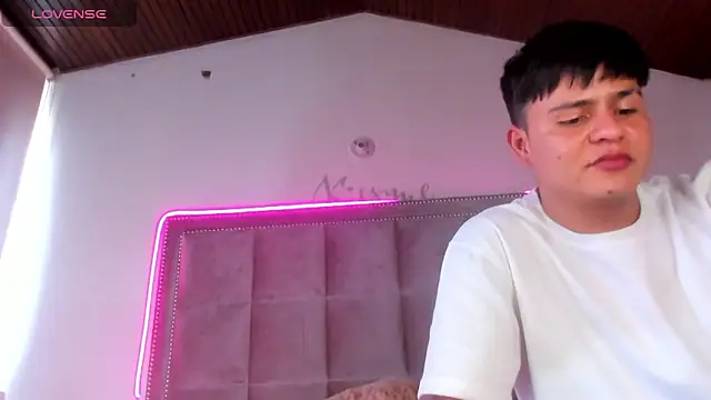 Snapshot of Melody_Ds chatting on 12.17.24 Melody Ds online show from 12.17.24