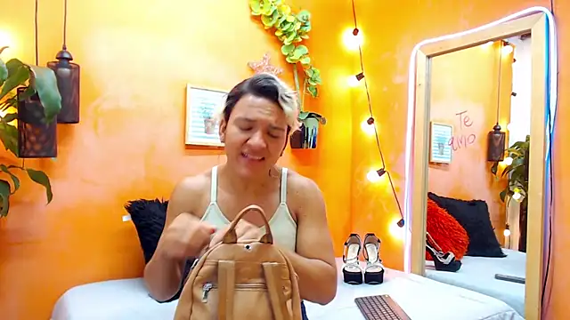 aslyhernandez 7 online show from 12.21.24