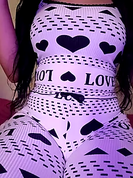 Almas Queen online show from 04.22.26