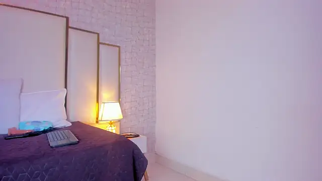 Victoriaa millers online show from 01.10.25