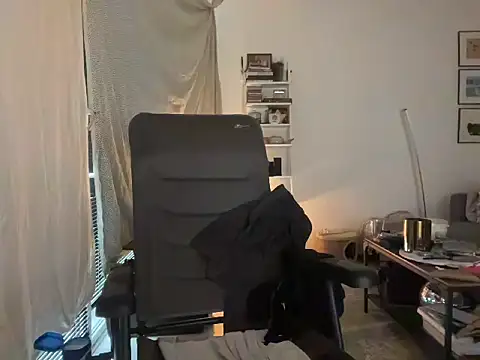 P4RtYBOII92 online show from 12.21.25