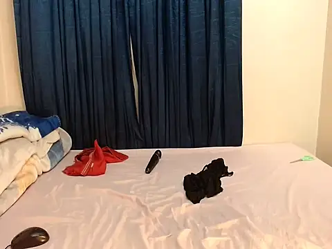 Snapshot of SexyMbalee chatting on 11.06.25 SexyMbalee online show from 11.06.25