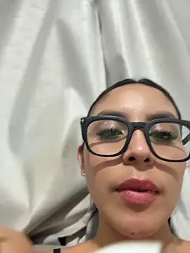  miaquevedo  online show from 04.12.26