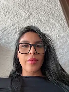  miaquevedo  online show from 04.12.26