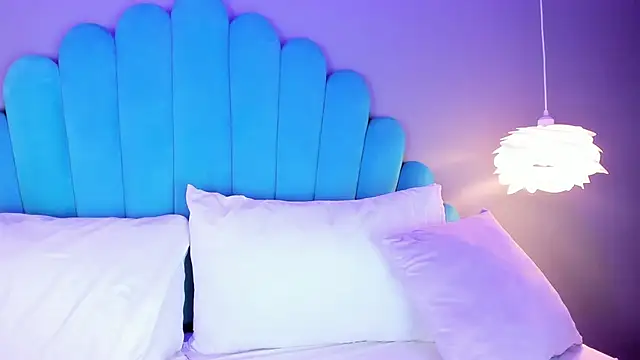 CaitlynCouper online show from 03.18.25