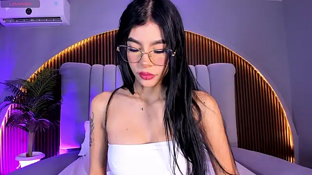 CaitlynCouper online show from 12.22.25