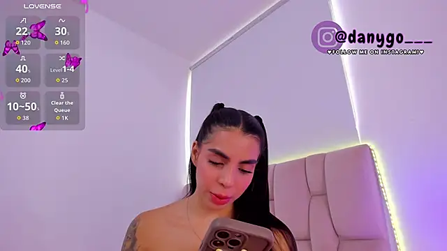 ZarianaEvanz online show from 09.11.25