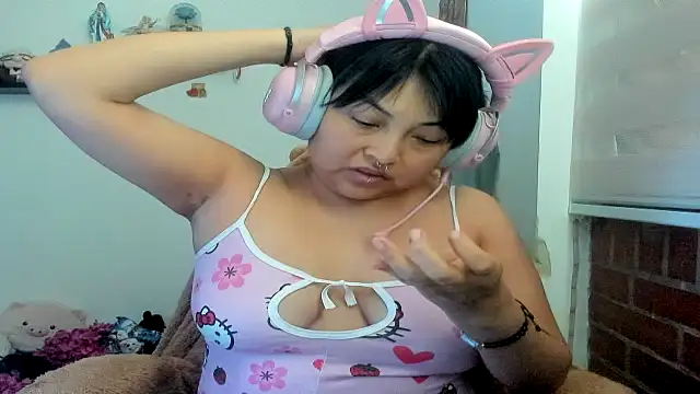 Snapshot of Shaddycute_ chatting on 04.18.26 Shaddycute online show from 04.18.26
