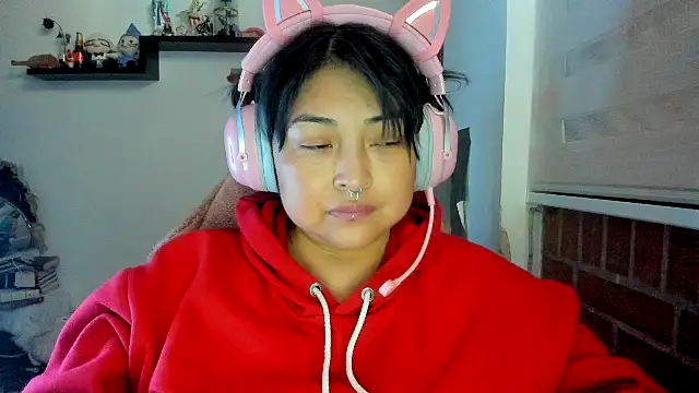 Snapshot of Shaddycute_ chatting on 04.19.26 Shaddycute online show from 04.19.26
