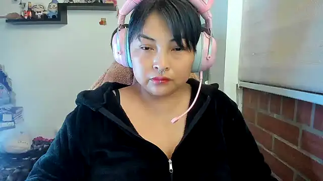 Snapshot of Shaddycute_ chatting on 04.29.26 Shaddycute online show from 04.29.26