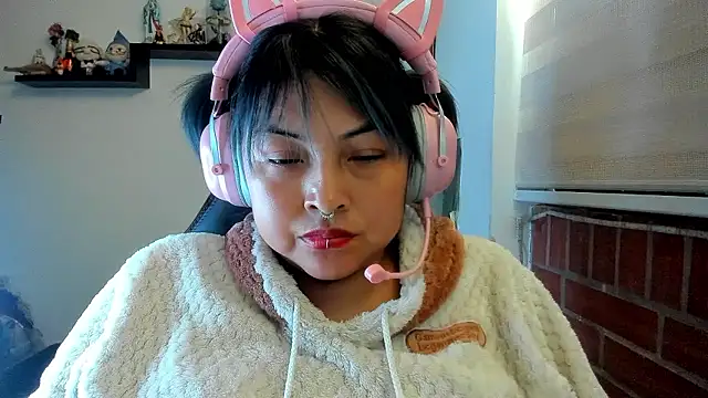 Snapshot of Shaddycute_ chatting on 05.20.26 Shaddycute online show from 05.20.26